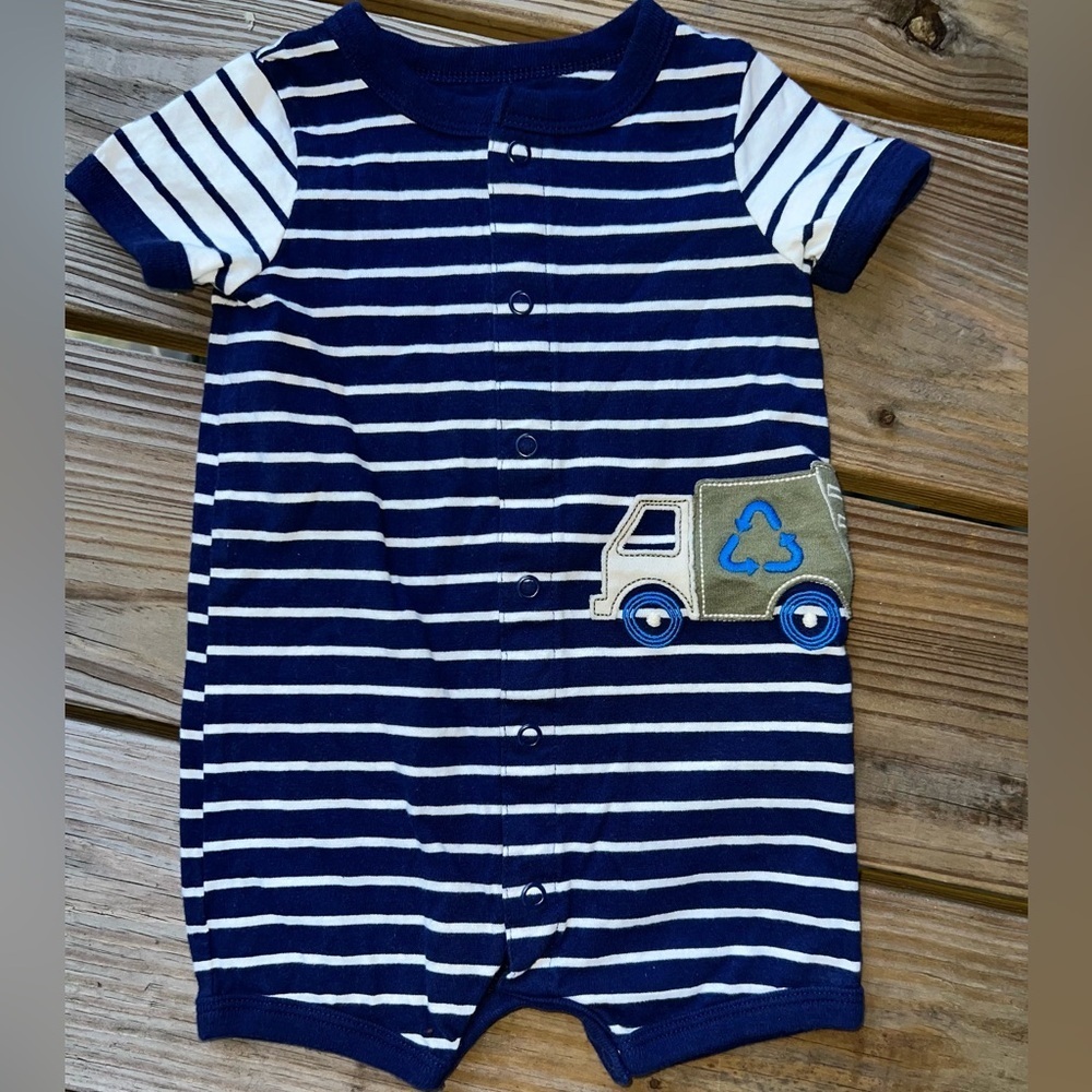 Baby infant Carter’s striped one piece short sleeve shorts 6M
